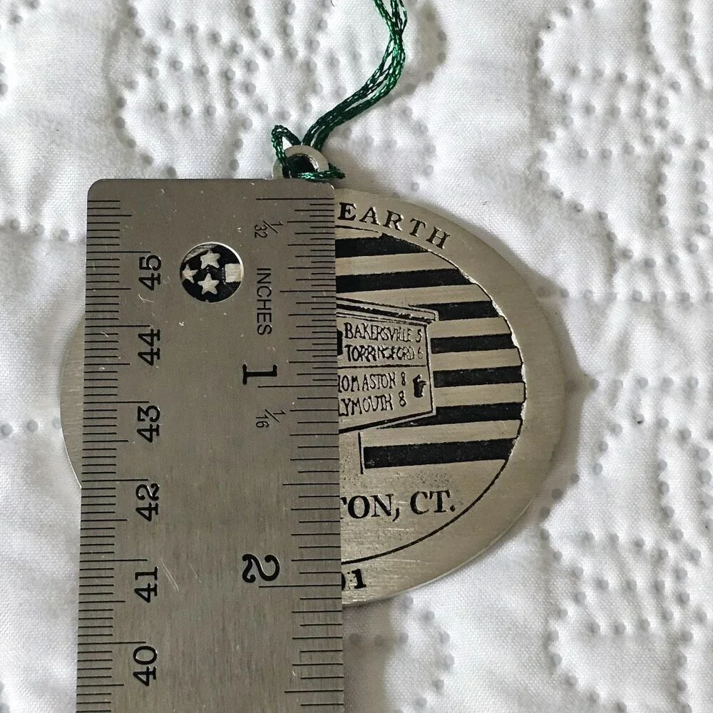 Harwinton CT 2001 Peace On Earth Ornament Woodbury Pewter Handcrafted USA